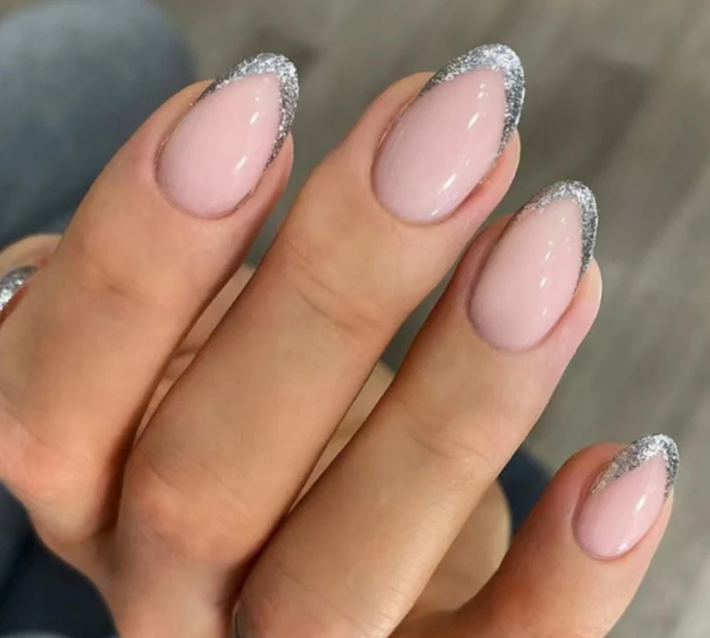 Elegante Französische Spitzen-Nagelkunstverlängerungen Karnz