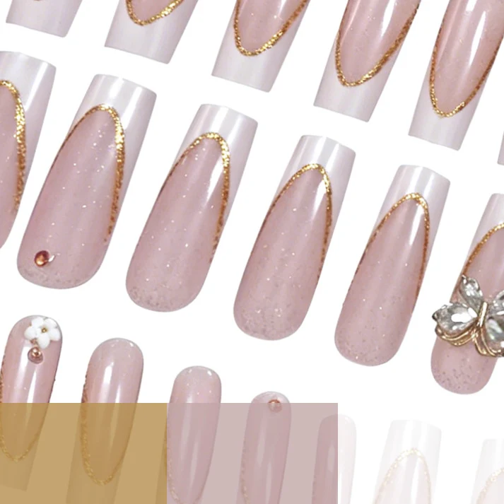 Elegante Blumennagelkunstverlängerungen Karnz