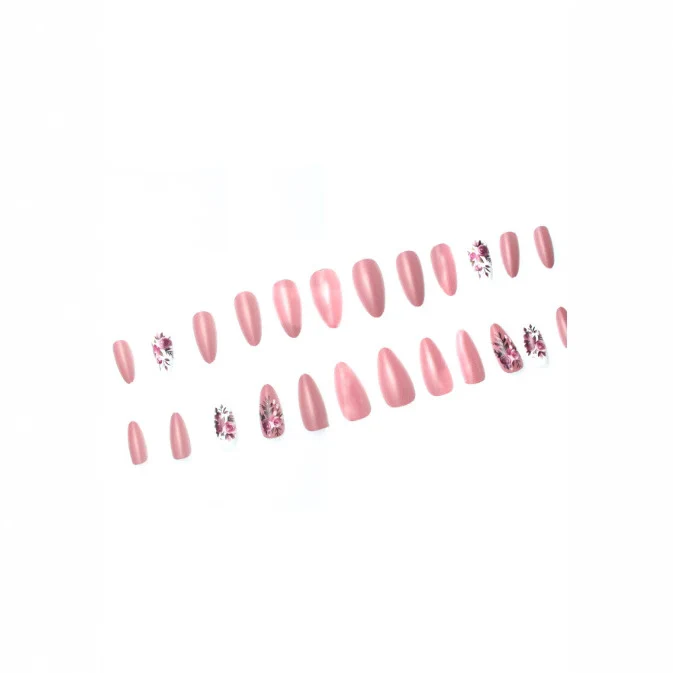 Elegantes Blumen-Nageldesign Karnz
