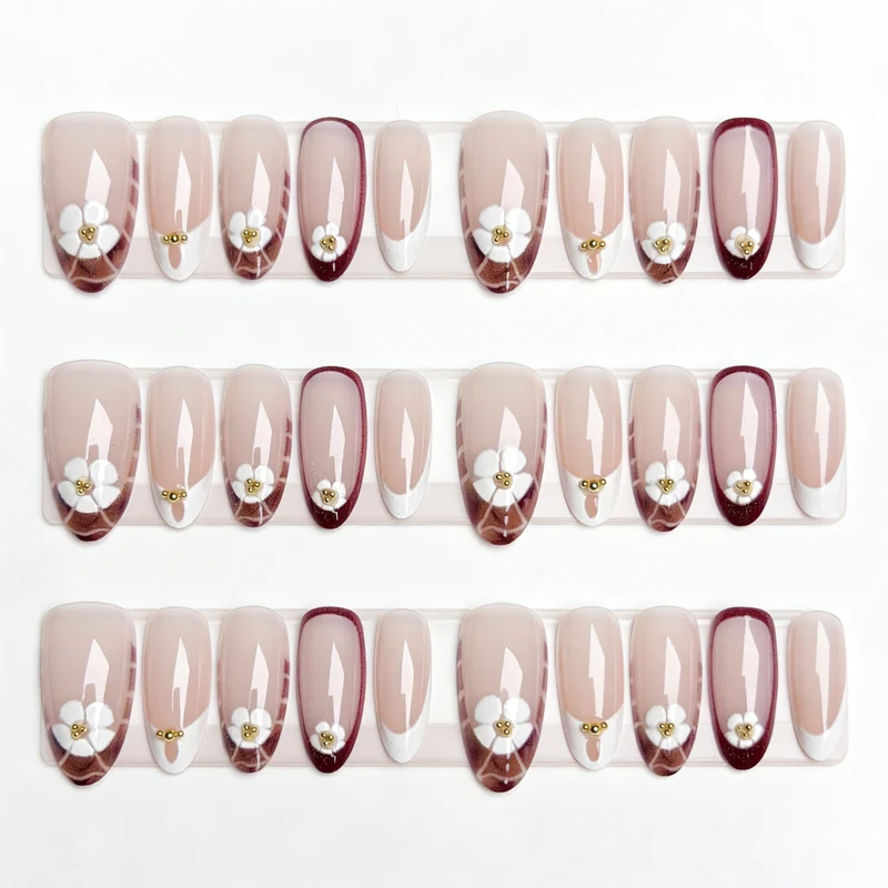 Elegante florale Design Press-On-Nagelverzierung Karnz
