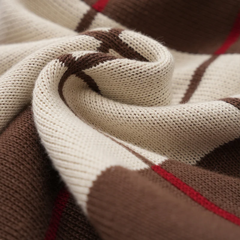 Gewebter Kissenbezug mit kariertem Jacquard‑Relief und verdecktem Reißverschluss Karnz