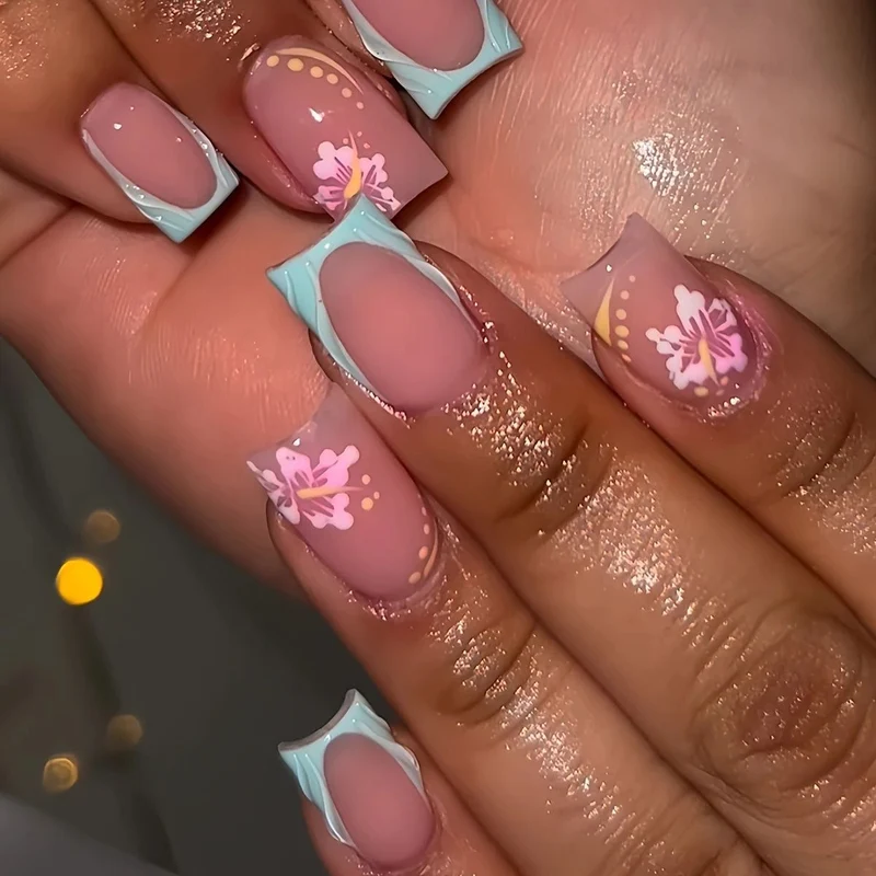 Elegante florale Acrylnageldesign-Verbesserungen Karnz