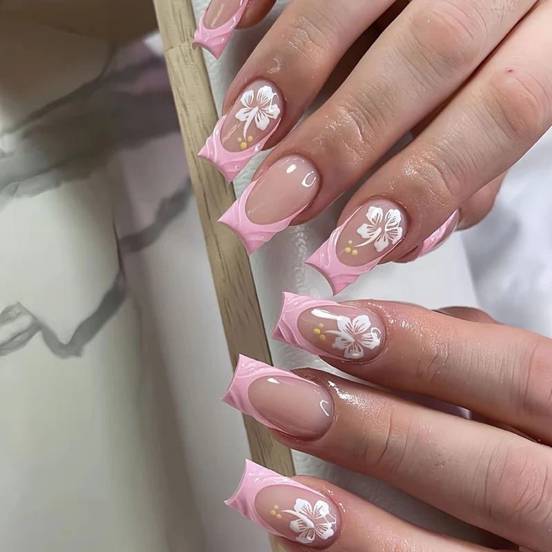 Elegante florale Acrylnageldesign-Verbesserungen Karnz