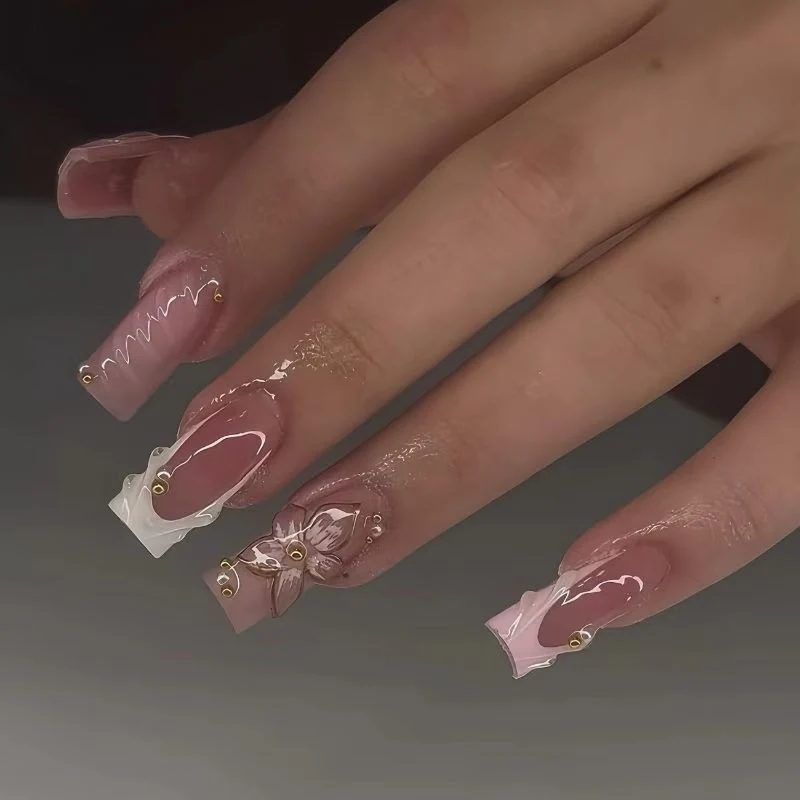Elegante florale Acrylnageldesign-Verbesserungen Karnz
