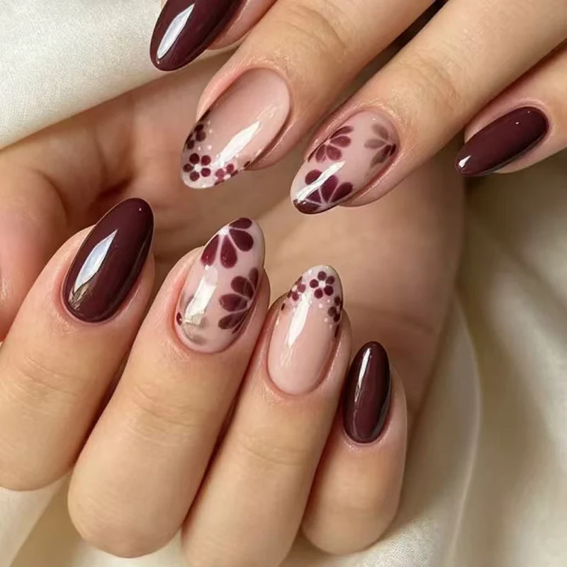 Elegantes florales Acryl-Naildesign Karnz