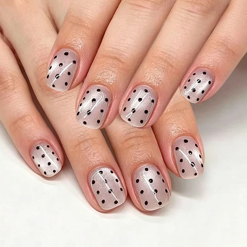 Elegante Punktmuster Nagelkunst Verbesserungen Karnz