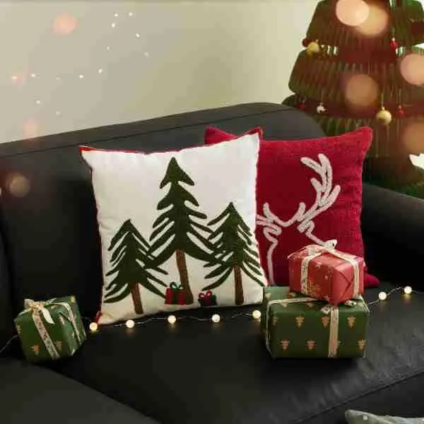 Dekorativer Kissenbezug mit festlichem Weihnachtsstern-Print und Pompon-Borte Karnz