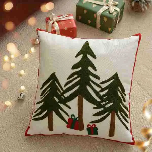Dekorativer Kissenbezug mit festlichem Weihnachtsstern-Print und Pompon-Borte Karnz