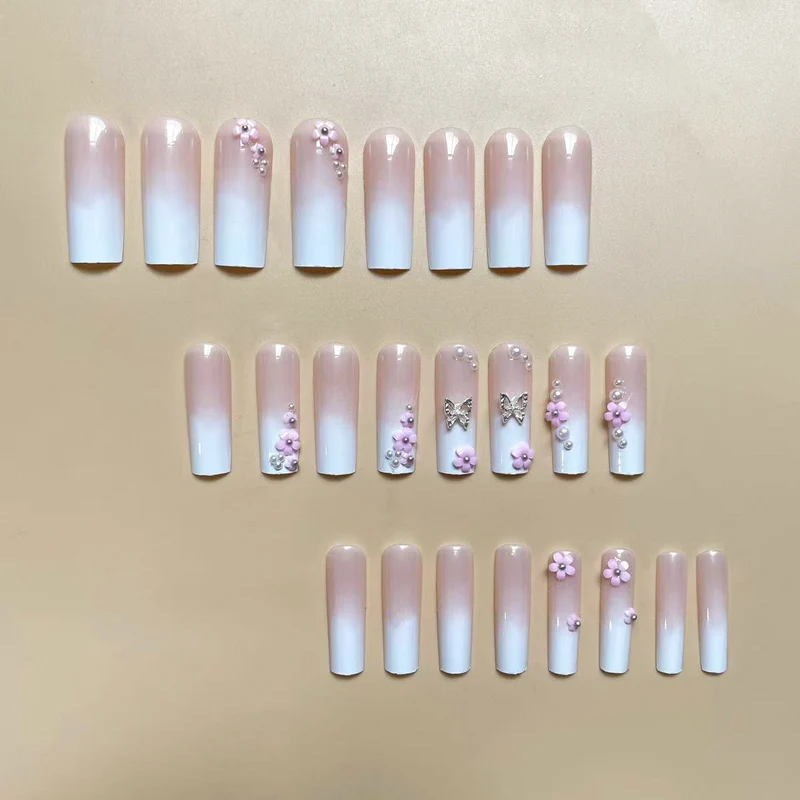 Dekorative Acryl-Nagelverlängerungen Karnz