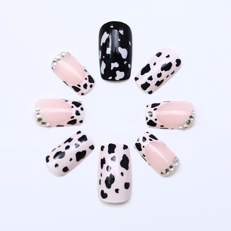 Dekoratives Acryl-Nageldesign Karnz 1789915886