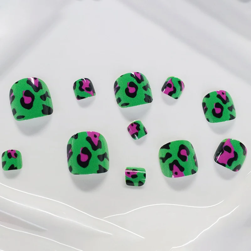 Kreative Tiermuster Nagelkunst Karnz