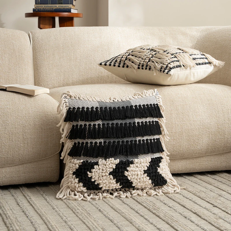 Boho-Kissenbezug mit Makramee, Quasten und Relieftextur Karnz