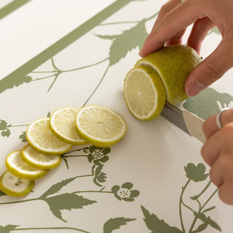 Abwischbare Tischsets aus PU‑Leder mit botanischem Silhouetten‑Design Karnz