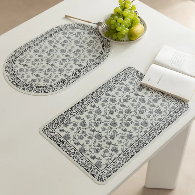 Abwischbare Tischsets aus PU‑Leder mit botanischem Silhouetten‑Design Karnz