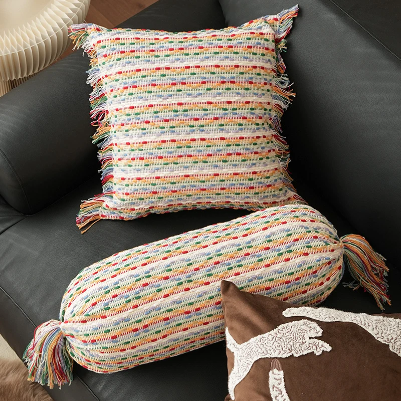 Wohnliches Kissen-Set aus gewebtem Baumwollmix mit Zylinderrolle und Quasten Karnz