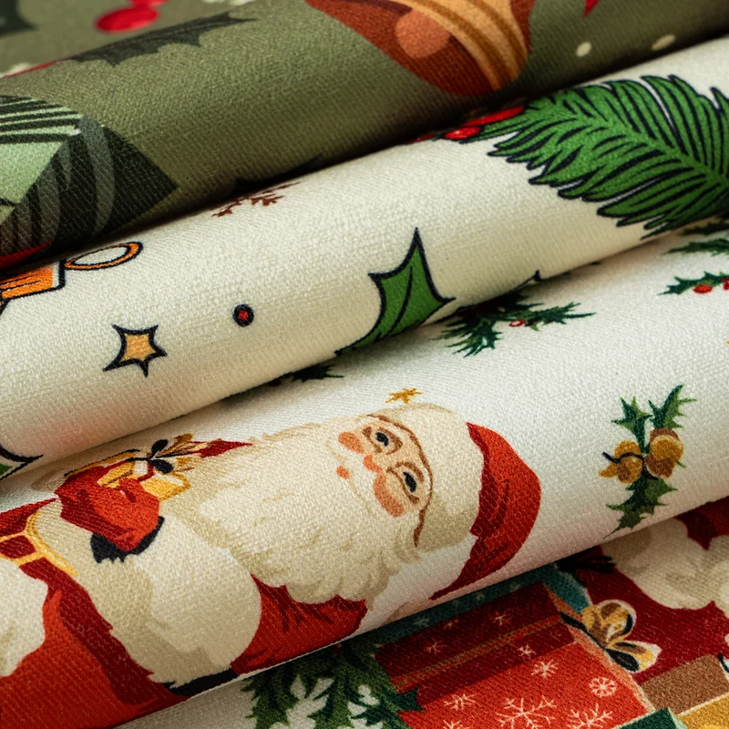 Weihnachtliches abwischbares Tischset mit gewelltem Saum und nostalgischem Santa‑Motiv Karnz