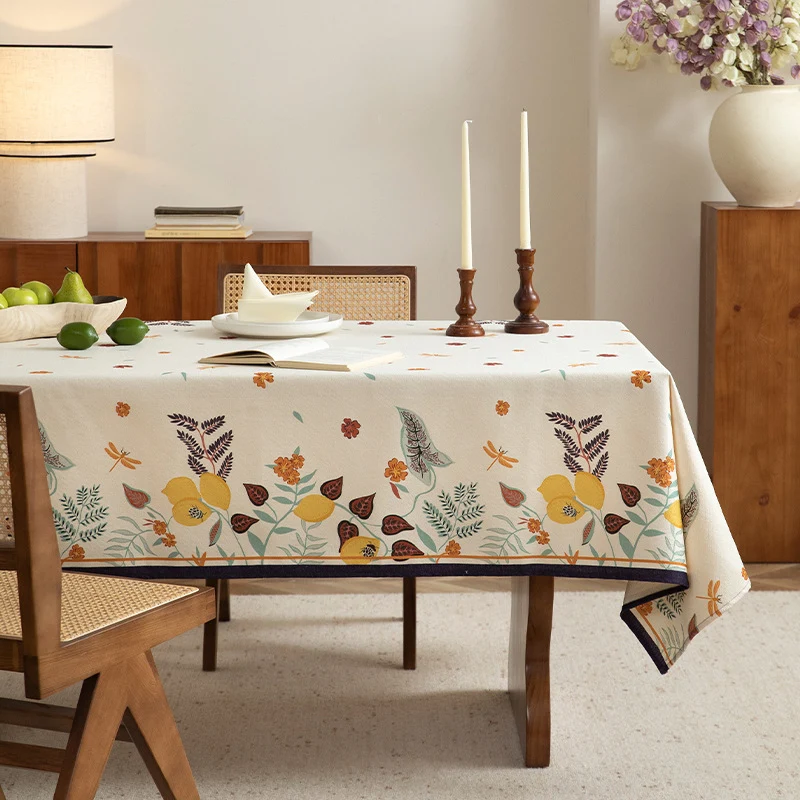 Tischdecke aus Baumwollmischung mit floraler Bordüren‑Illustration und verstärktem Saum Karnz