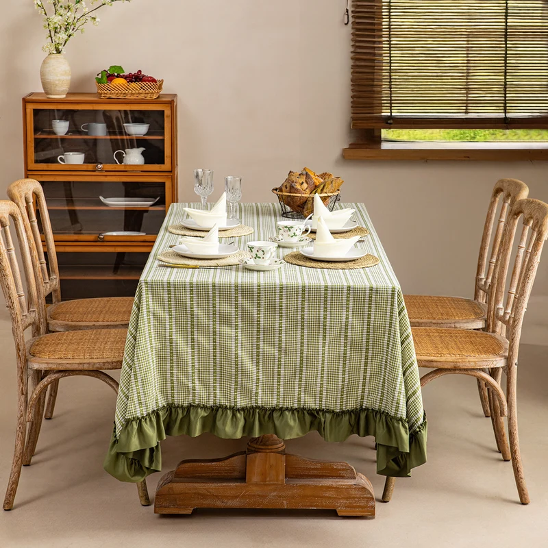Rechteckige Tischdecke mit Rüschenbordüre und Vichy-Karo-Struktur Karnz