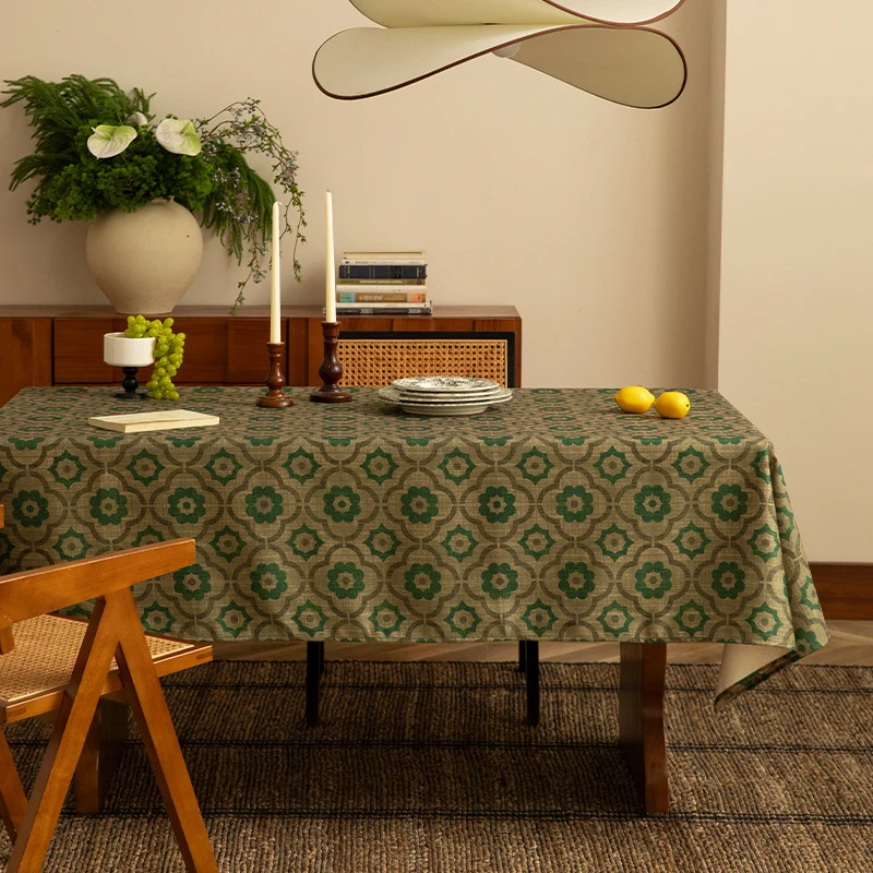 Rechteckige Tischdecke aus Baumwoll‑Leinenmischung mit ornamentaler Jacquardstruktur Karnz