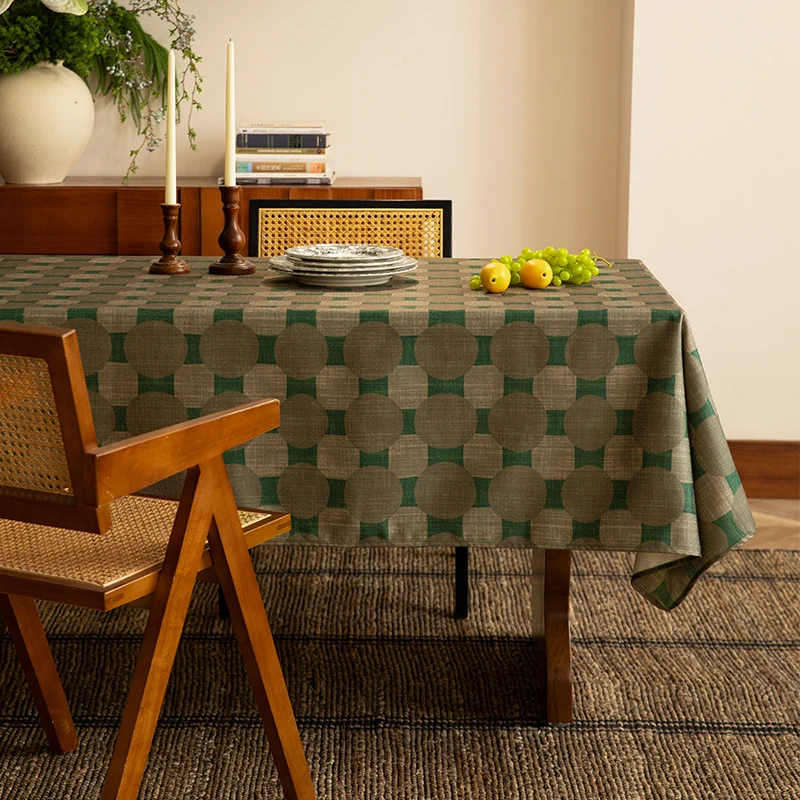 Rechteckige Tischdecke aus Baumwoll‑Leinenmischung mit ornamentaler Jacquardstruktur Karnz