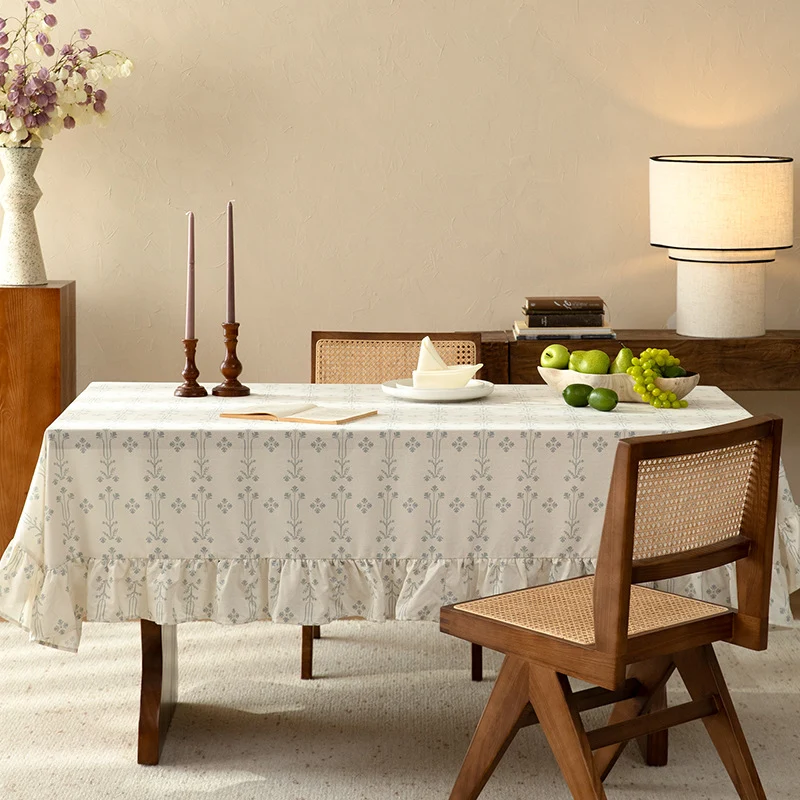 Rechteckige Baumwollmisch-Tischdecke mit Volant und feinem Jacquardmuster Karnz