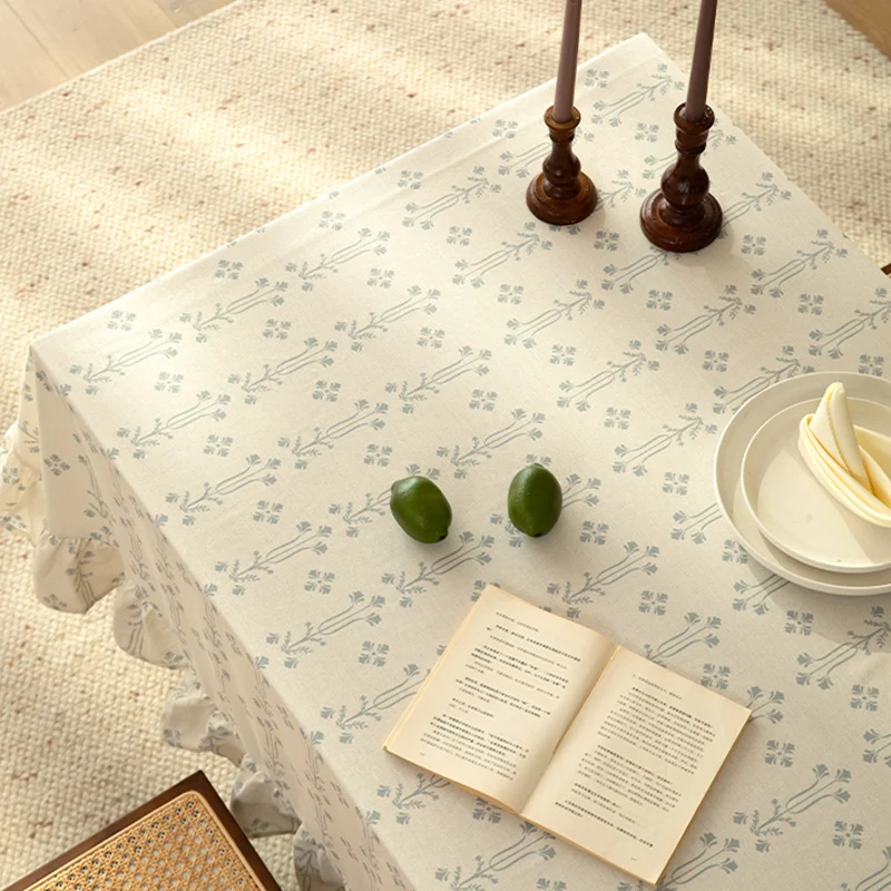 Rechteckige Baumwollmisch-Tischdecke mit Volant und feinem Jacquardmuster Karnz
