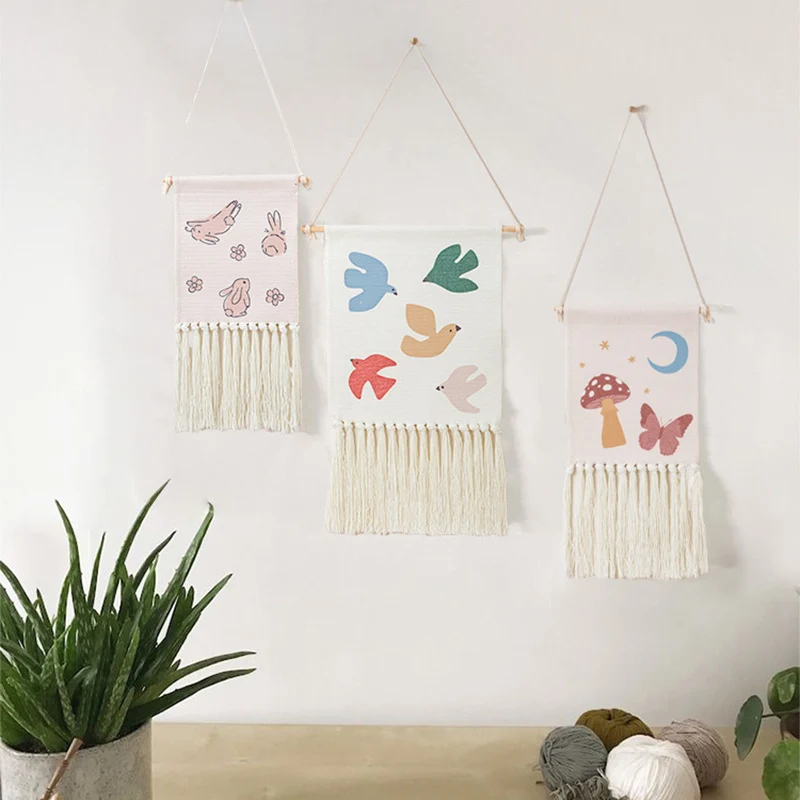 gewebter Wandbehang mit Fransen und Hasenmotiv Karnz
