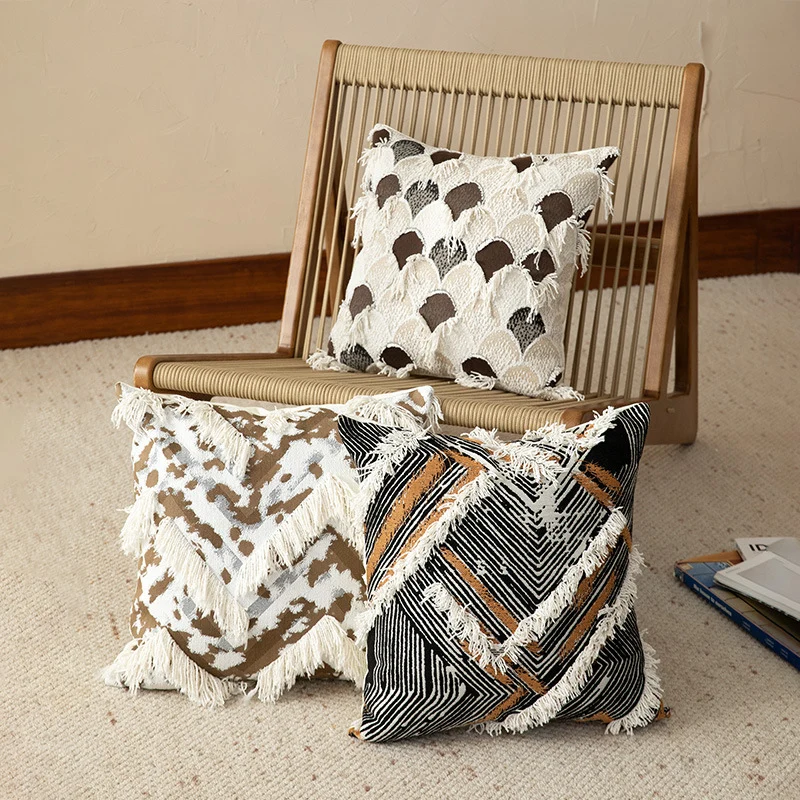Gewebter Boho-Zierkissenbezug mit Fransen und geometrischem Chevron-Motiv Karnz