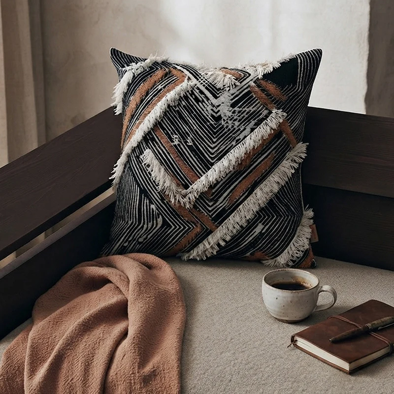 Gewebter Boho-Zierkissenbezug mit Fransen und geometrischem Chevron-Motiv Karnz