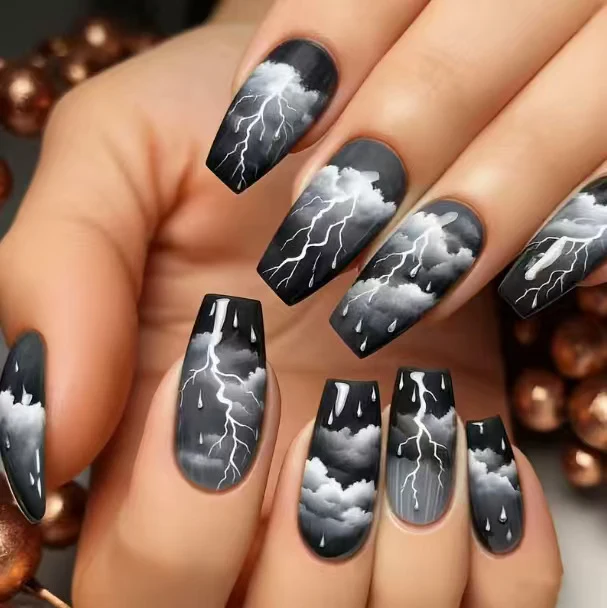 Künstlerische Blitze-Themen Nagelkunst Verlängerungen Karnz