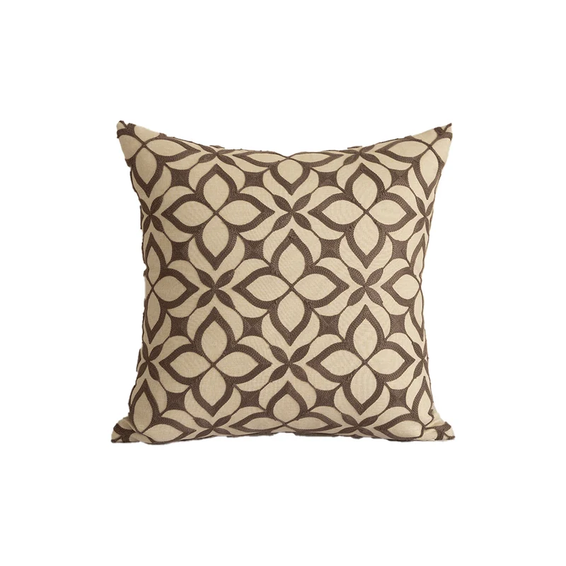 Besticktes Zierkissen aus Leinenoptik mit Paisley‑Ornament und Reliefstickerei Karnz