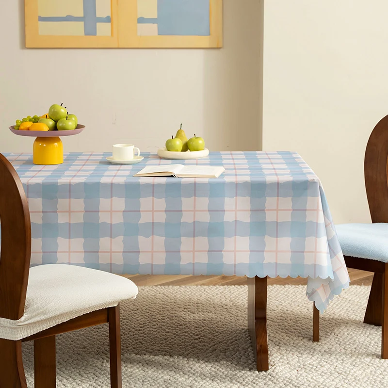 Abwischbare Tischdecke mit Sternenmotiv und gewelltem Saum Karnz