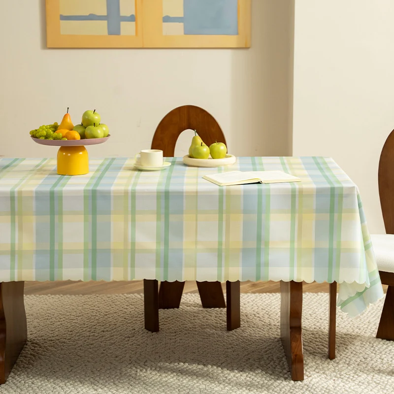 Abwischbare Tischdecke mit Sternenmotiv und gewelltem Saum Karnz