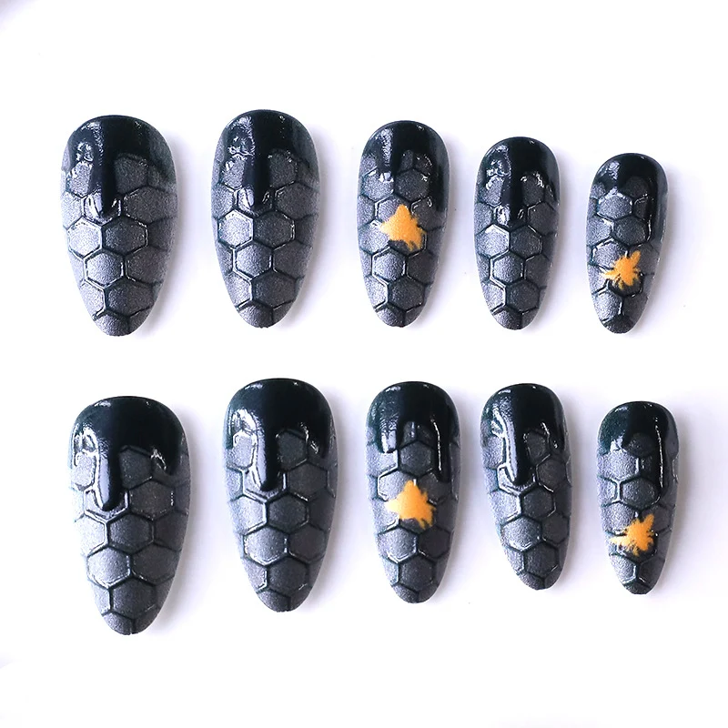 Künstlerische hexagonale Nagelkunstverlängerungen Karnz