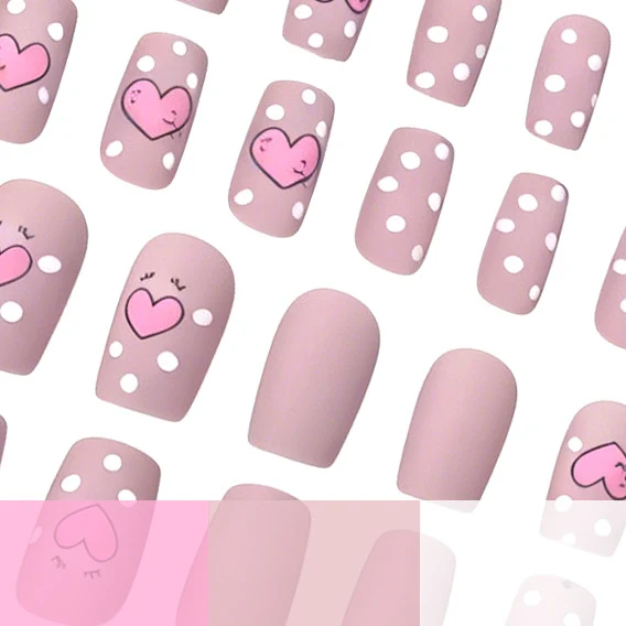 Künstlerische Herz-Themen-Nagelkunst Karnz