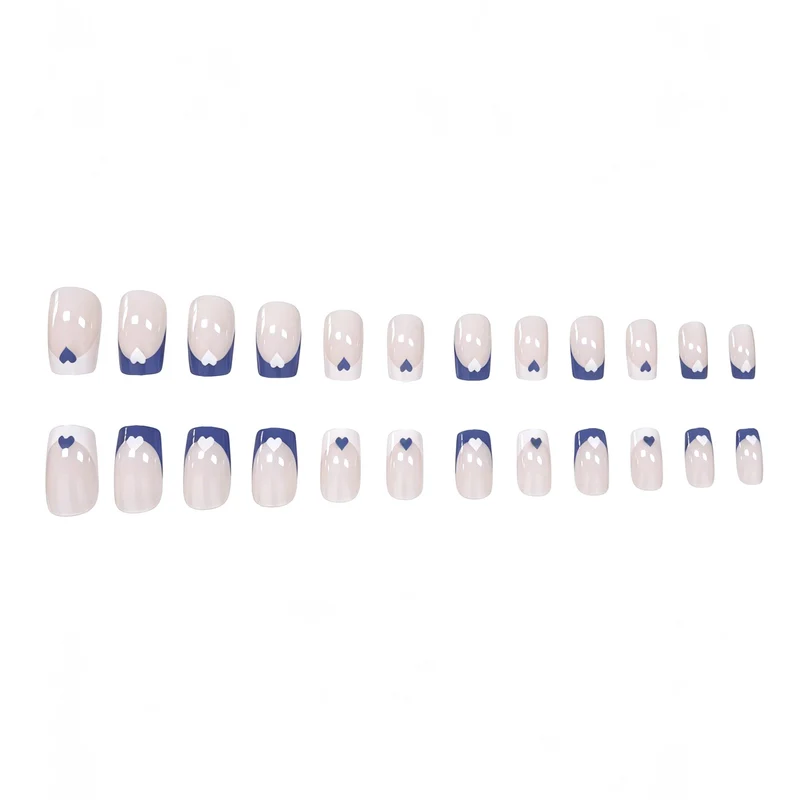 Künstlerisches Herzdesign Nagelverzierungen Karnz