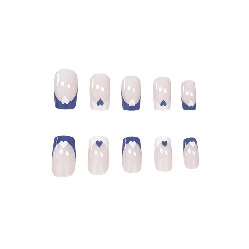 Künstlerisches Herzdesign Nagelverzierungen Karnz