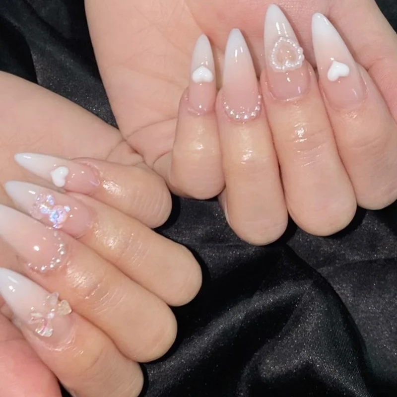 Künstlerische Dekorative Stiletto Nagelverlängerungen Karnz