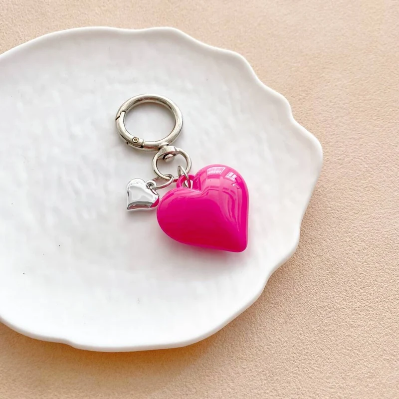 Herzförmiger Charm Schlüsselanhänger Karnz