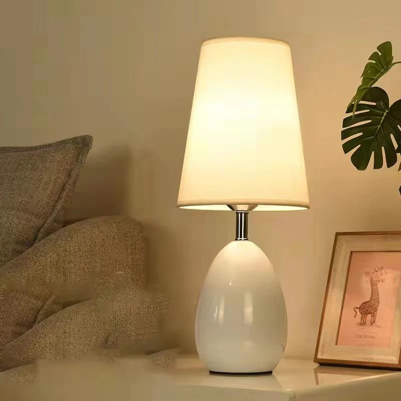 Elegante Keramik-Tischlampe