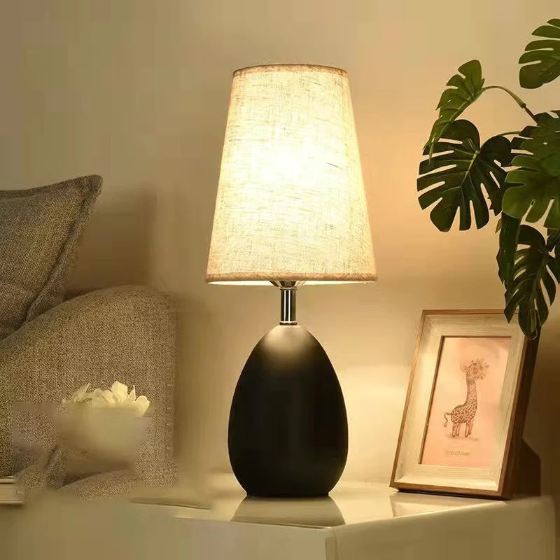Elegante Keramik-Tischlampe