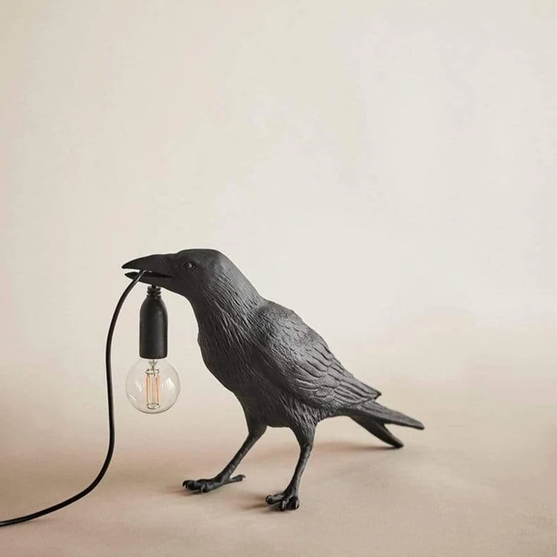 Die Rabenvogel-Lampe