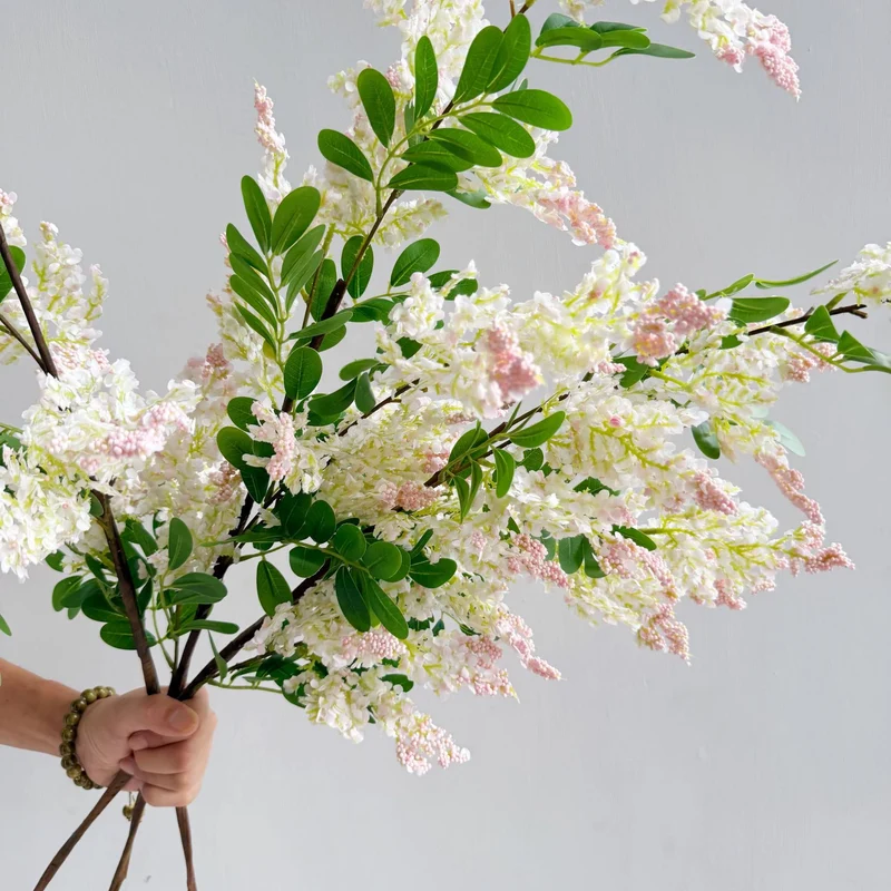 Künstliche Blumenarrangement