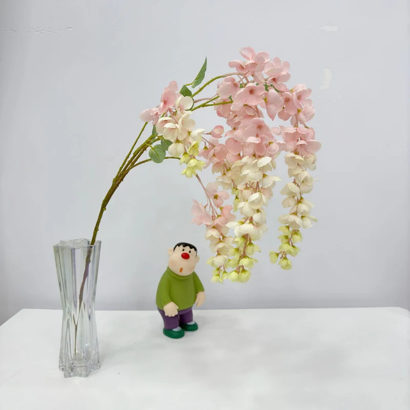 Elegante hängende Blumenarrangement