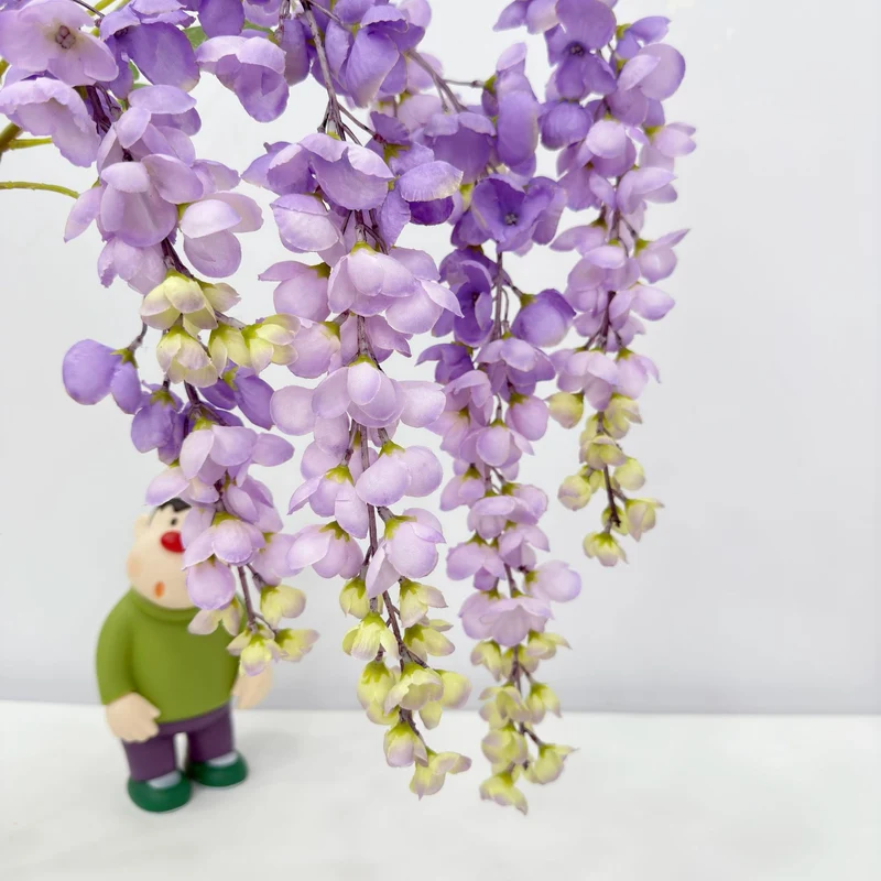 Elegante hängende Blumenarrangement