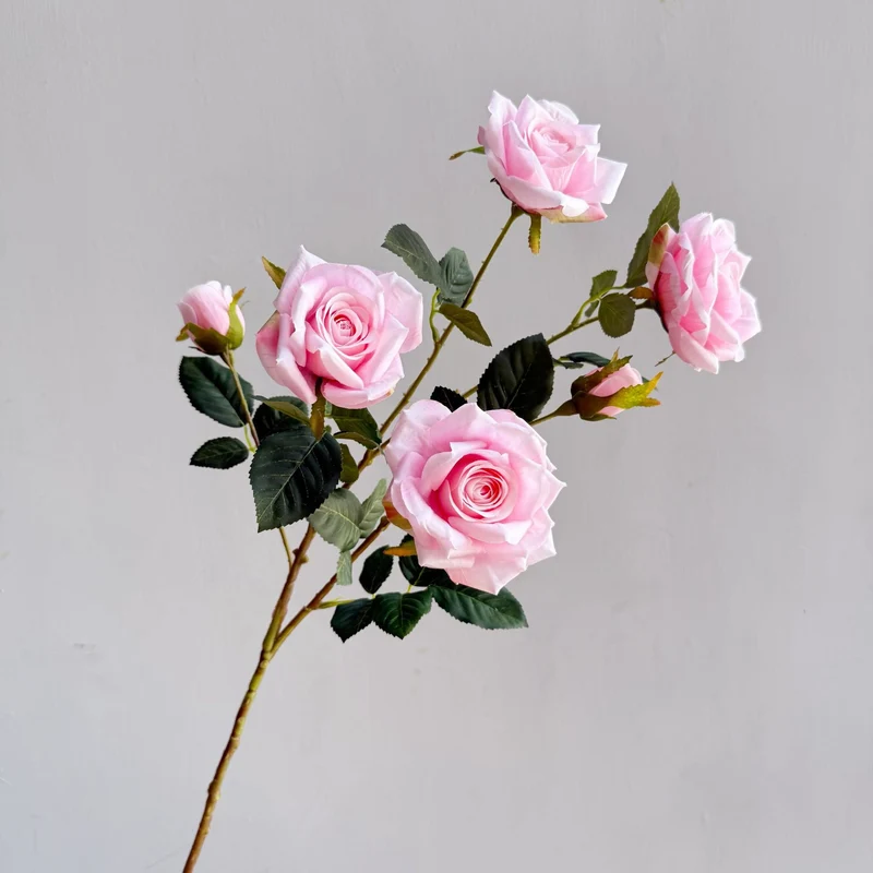 Elegante Blumenarrangement