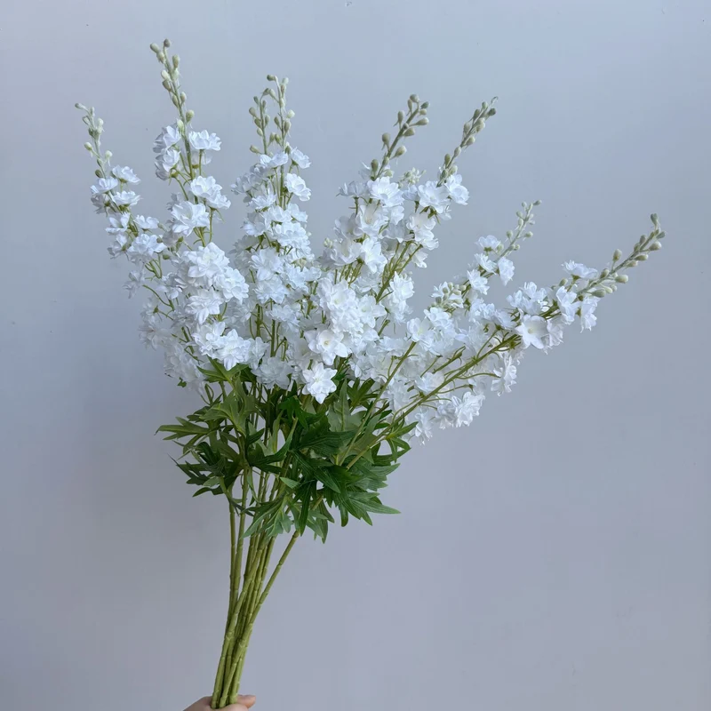 Elegante künstliche Blumenstängel
