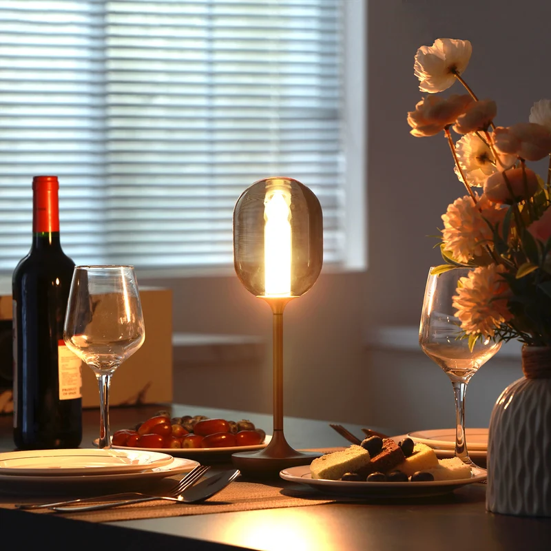 Elegante moderne Lampe für Schlafzimmer und Schreibtischbereiche