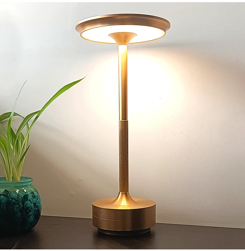 Elegante Schreibtischlampe für Arbeits- und Studienbereiche