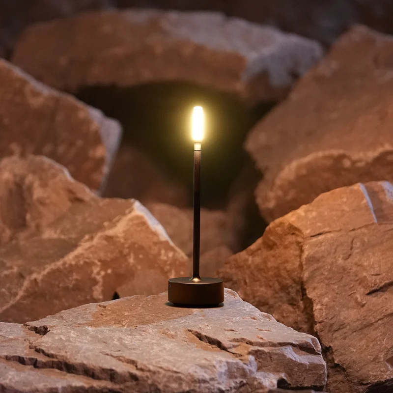 Dekorative Tischleuchte mit LED für moderne Innenräume